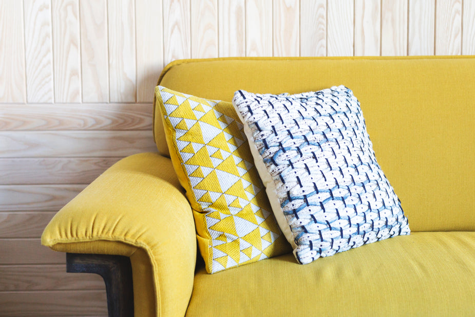 Knitted Throw Pillows AD